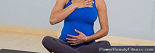 Postures De Yoga Sûres Pour Les Femmes Enceintes